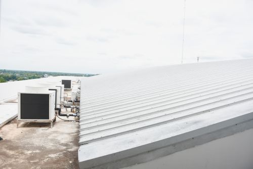 How To Choose The Right Roofing Contractor For Your Commercial Building