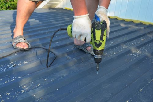 Signs That Your Metal Roof May Need Replacement